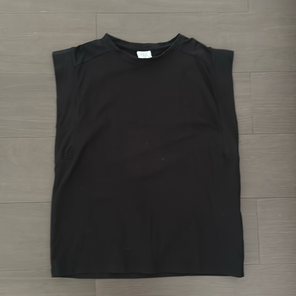 Girls Zara shirt size 9/10 worn once.